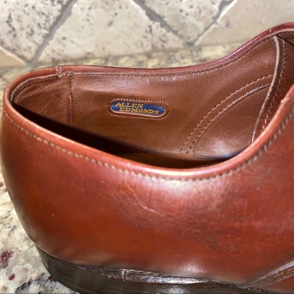 Allen Edmonds Fifth Avenue 5795 Oxford 9C - Picture 9 of 10